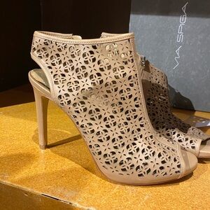 Tan and cream Ann Taylor cutout open toe peep toe heel booties. 7.5